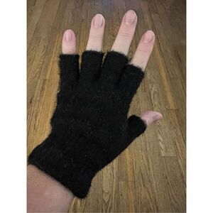 Plush Fuzzy Fingerless Gloves BLACK!